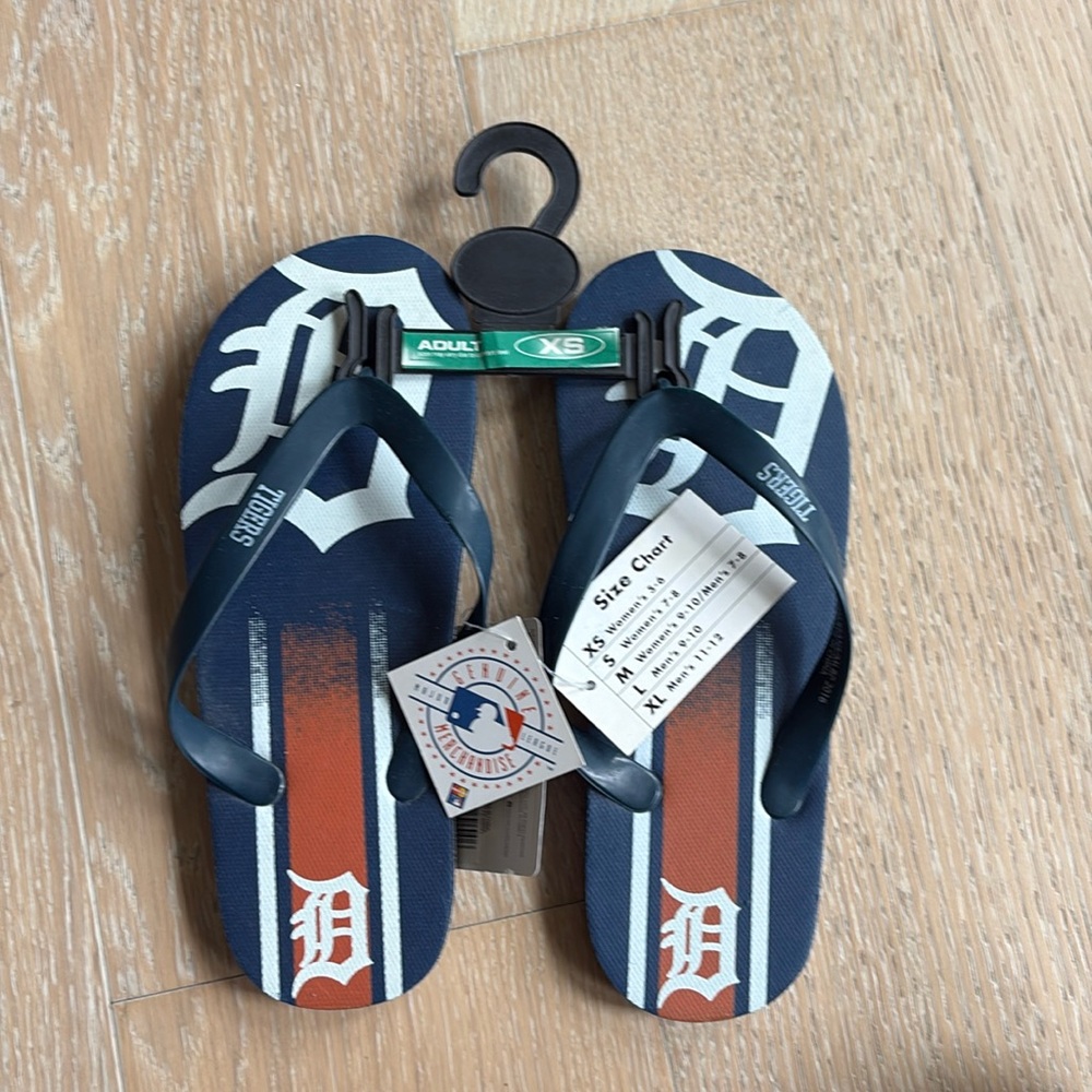 Detroit Tigers Flip Flops Adult XS New with new  tags Never worn